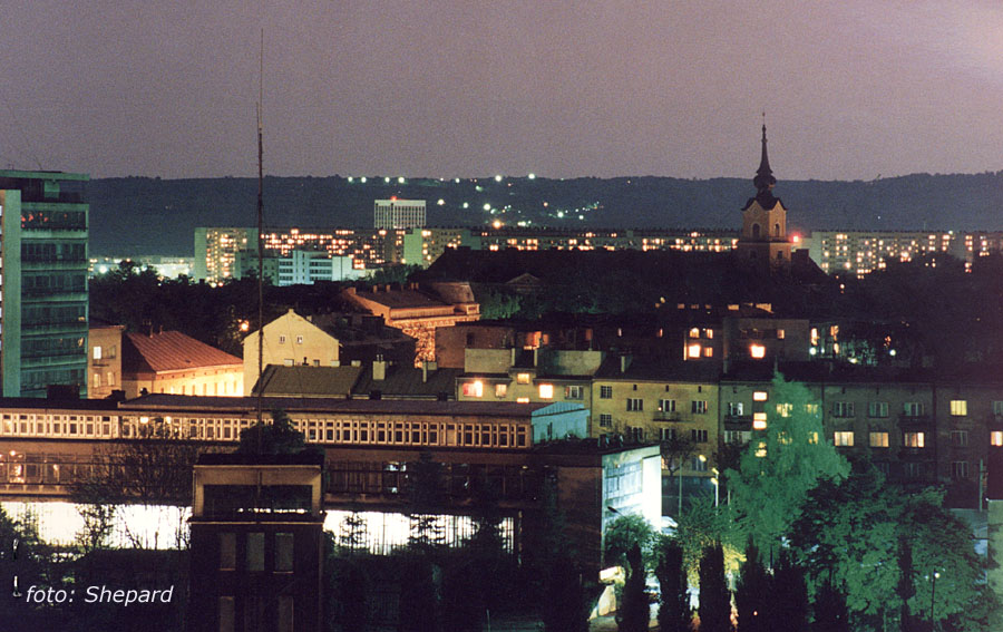 http://www.polimedia.pl/Galeria/90_Rzeszow_panorama_noc01.jpg