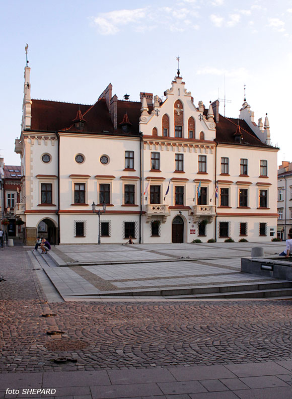 http://www.polimedia.pl/Galeria/Rynek_5783.jpg